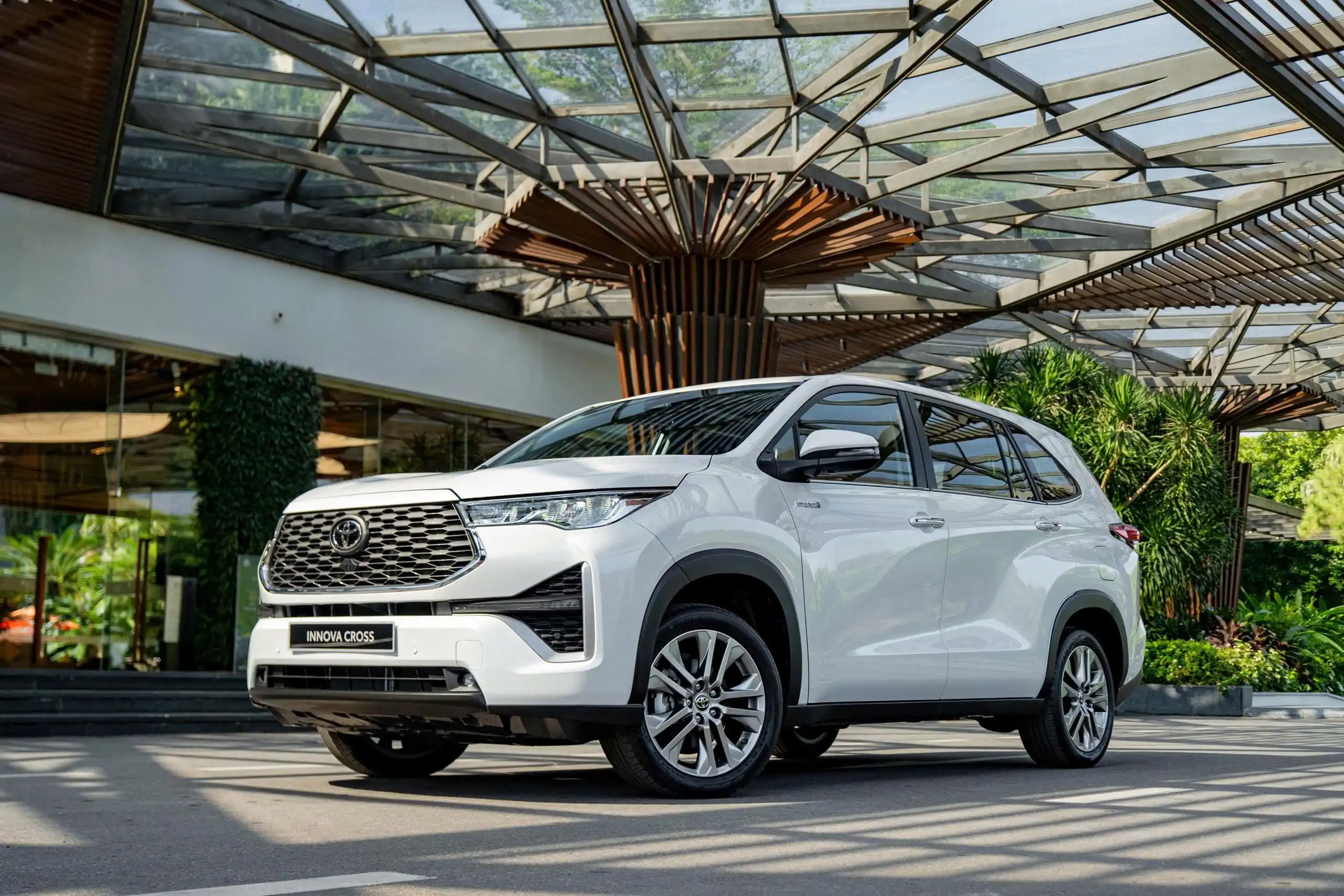 Đầu xe bề thế