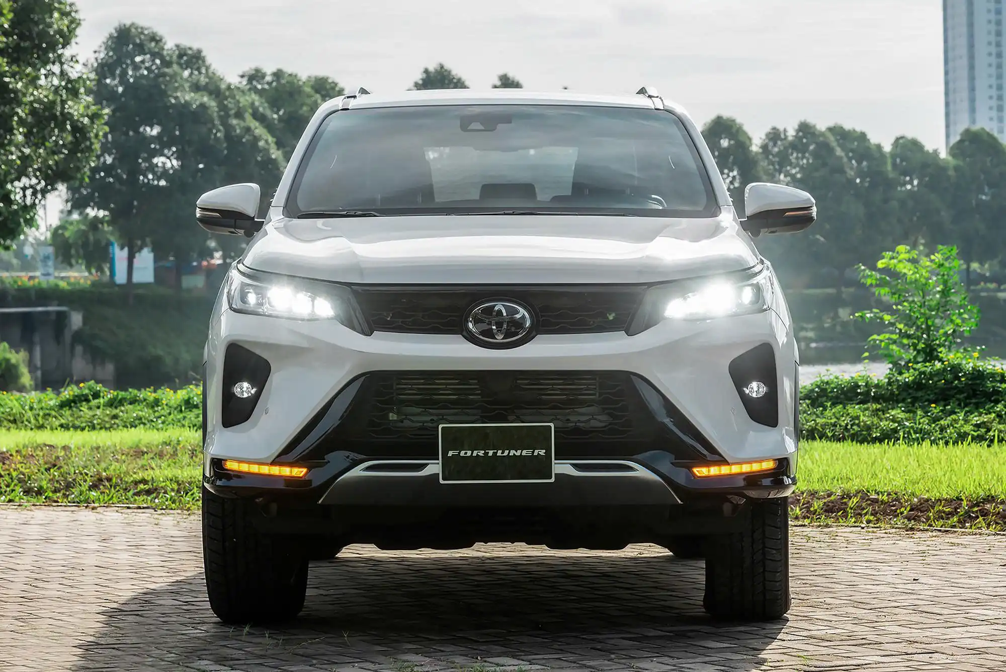 Đầu xe hầm hố
