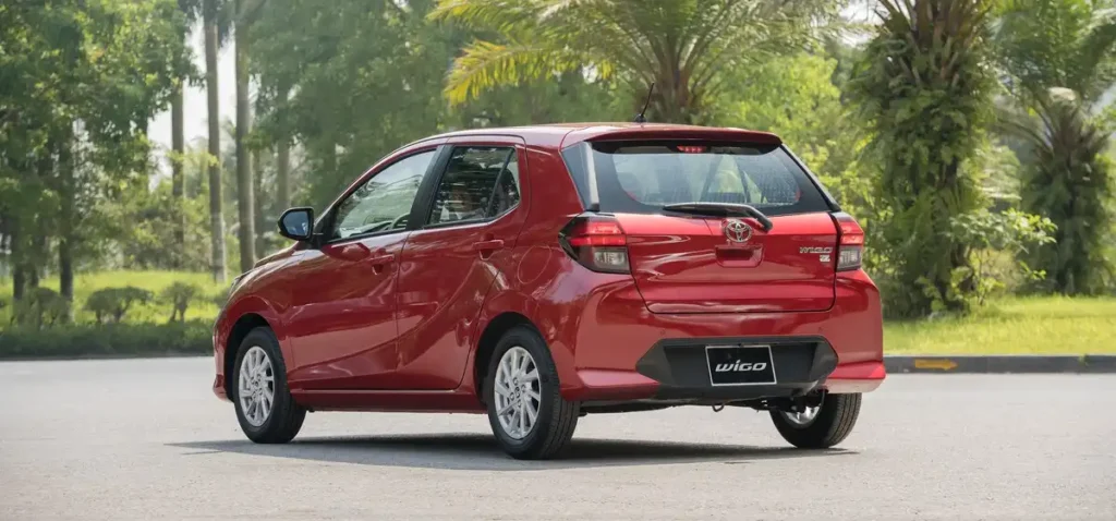 Ảnh đuôi xe Toyota wigo Thăng Long Cầu Giấy Hà Nội