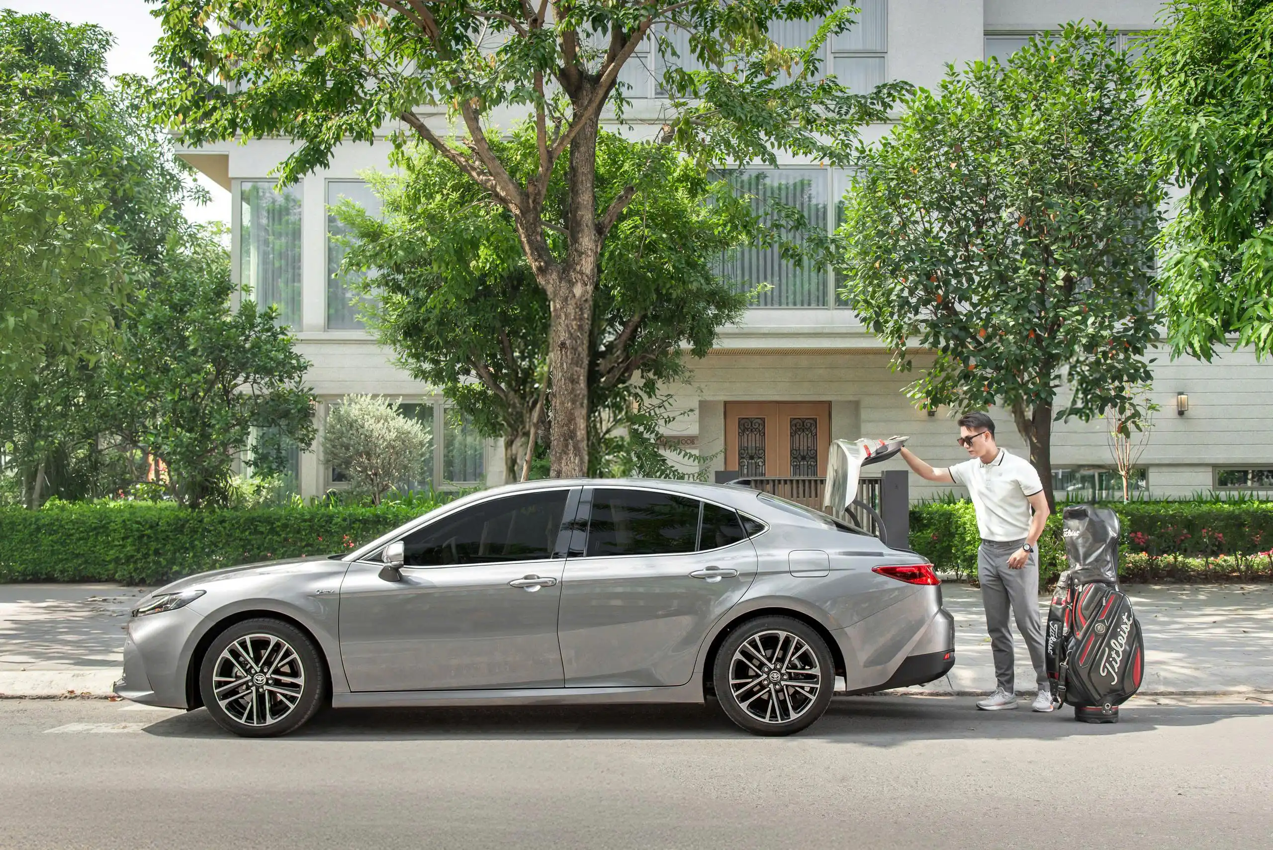 Thân xe thuôn dài và đẳng cấp